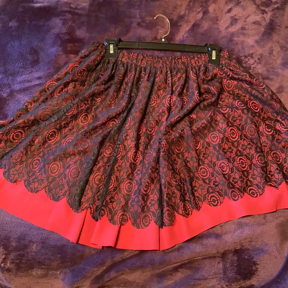 Lace skirt